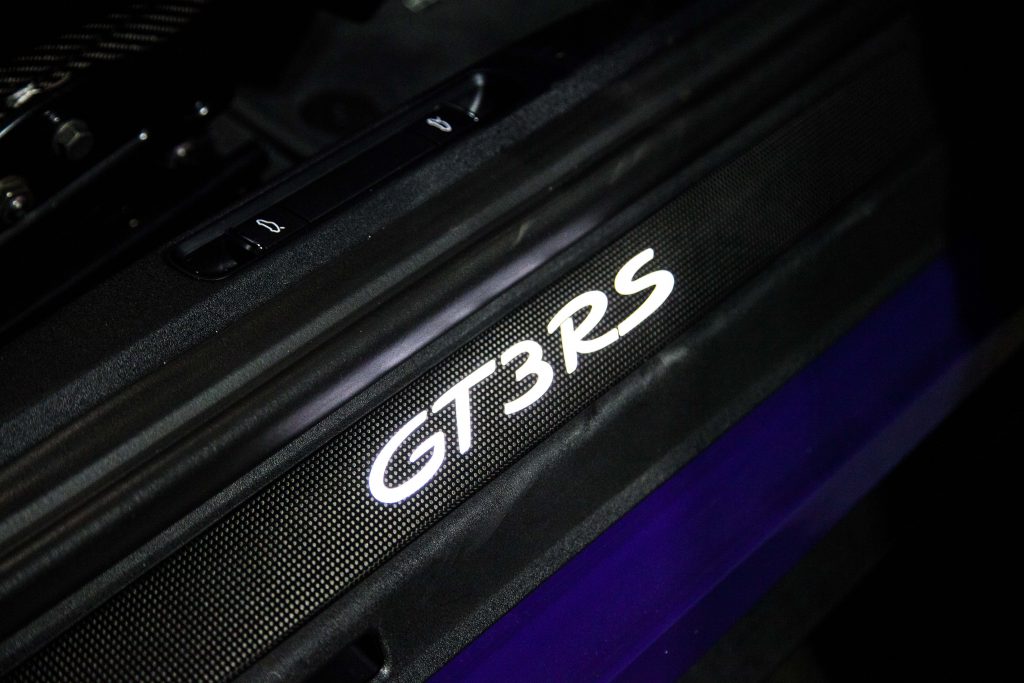 Porsche 911 GT3 RS door sill