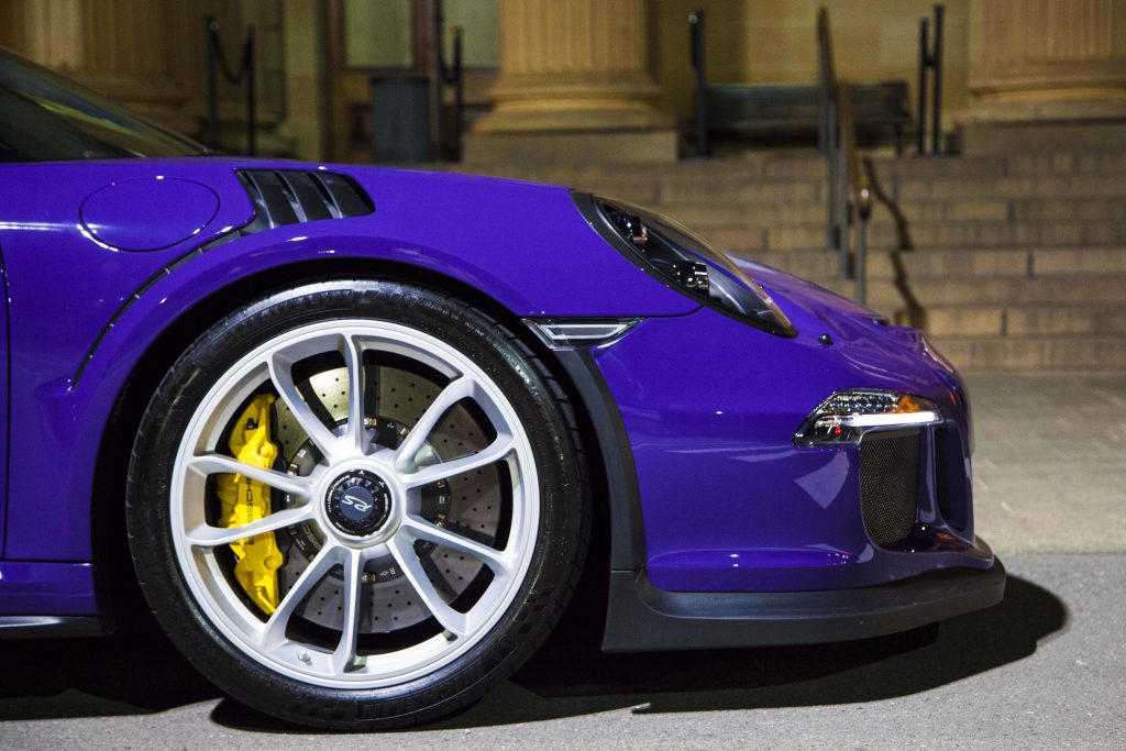 Porsche 911 GT3 RS front side profile